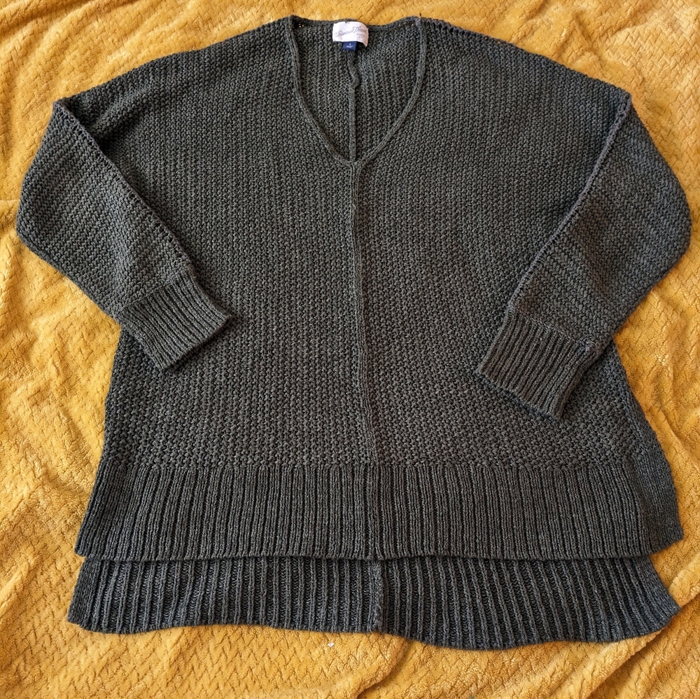 Universal thread oversized women's knit sweater size SMALL